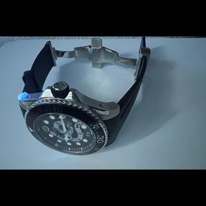 2022 Mens Gucci Dive Watch. Pre owned.